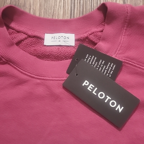 Peloton fuchsia oversized crew neck sweater Womans size medium - Picture 4 of 5